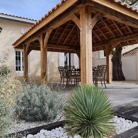 Dom Peyreton Prestige Cottages Set In A Charming Wine Property Villegouge Exterior foto