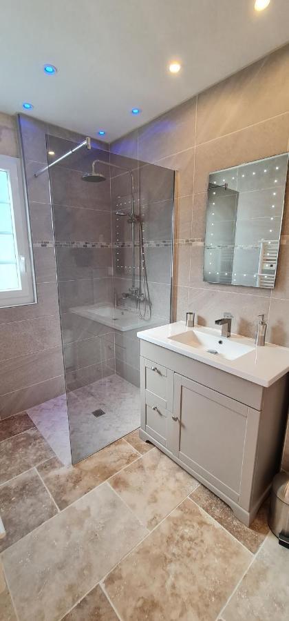 Dom Peyreton Prestige Set In A Charming Wine Holiday home Villegouge